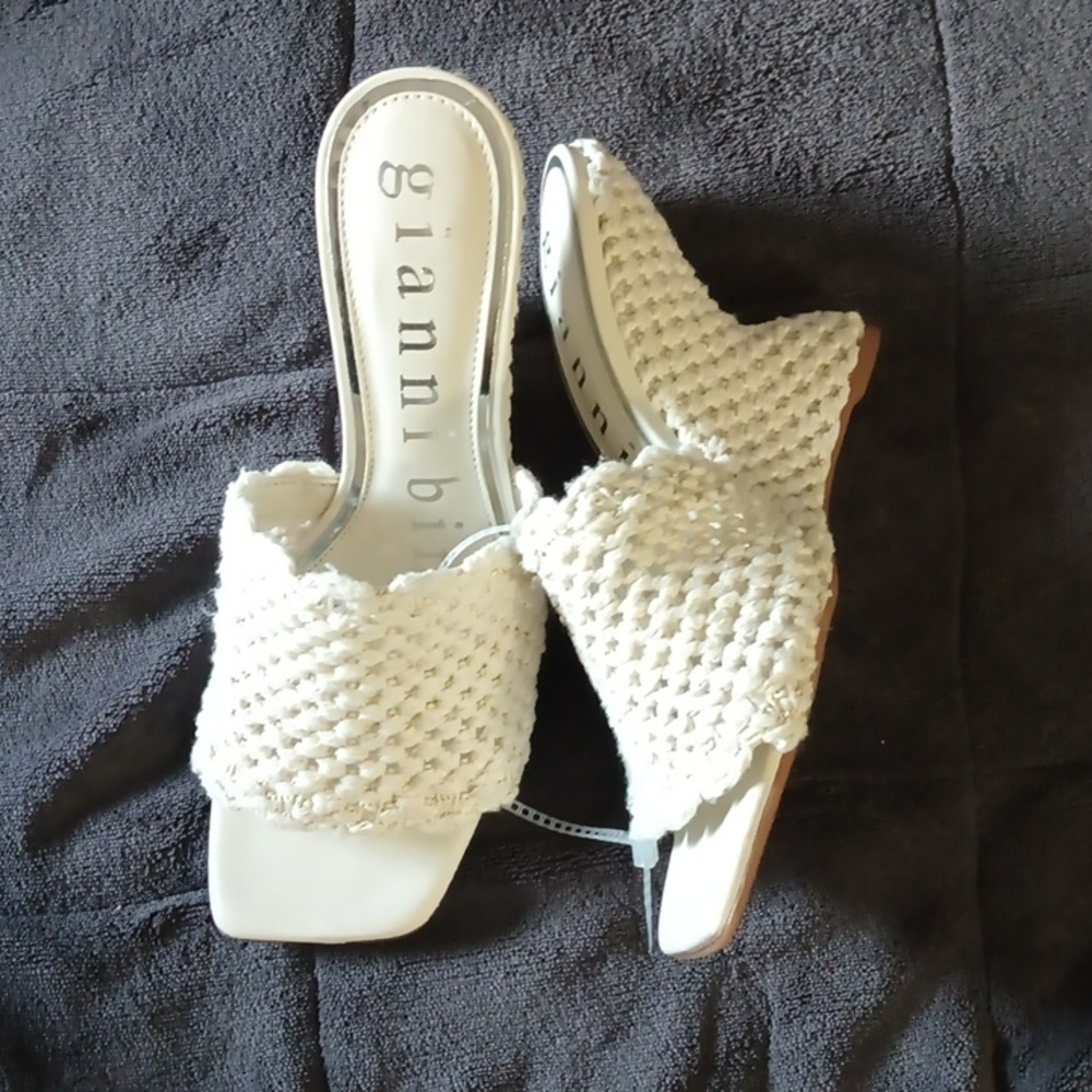 Giani bini, Crotchet Wedges, off white, size 7.5M EUC